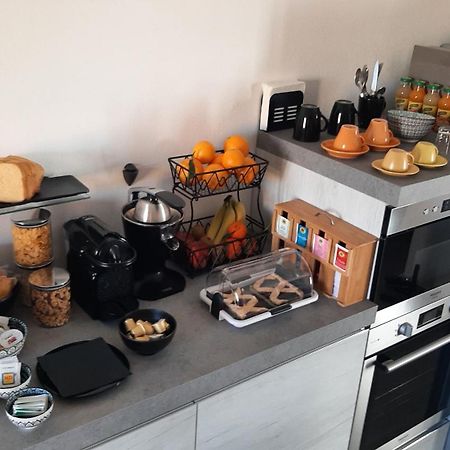 Casa Rosy - Stanza Privata Con Bagno Esclusivo E Parcheggio Gratuito Apartment Porto Torres Bagian luar foto