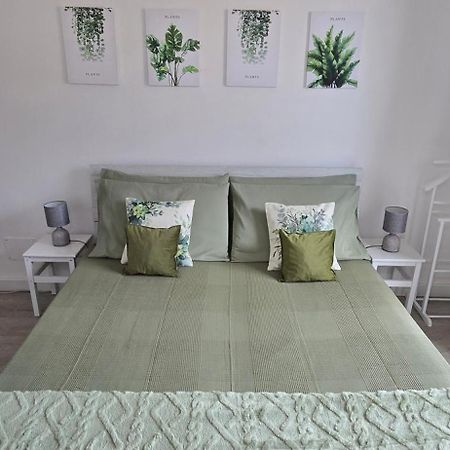 Casa Rosy - Stanza Privata Con Bagno Esclusivo E Parcheggio Gratuito Apartment Porto Torres Bagian luar foto