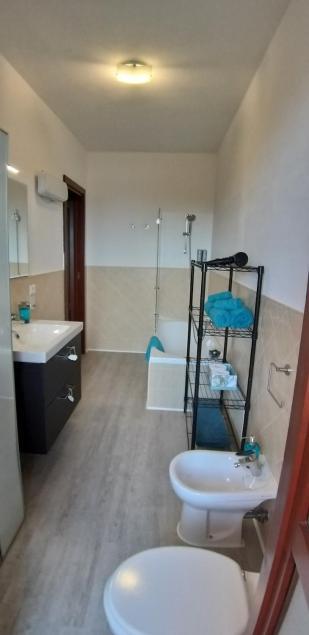 Casa Rosy - Stanza Privata Con Bagno Esclusivo E Parcheggio Gratuito Apartment Porto Torres Bagian luar foto