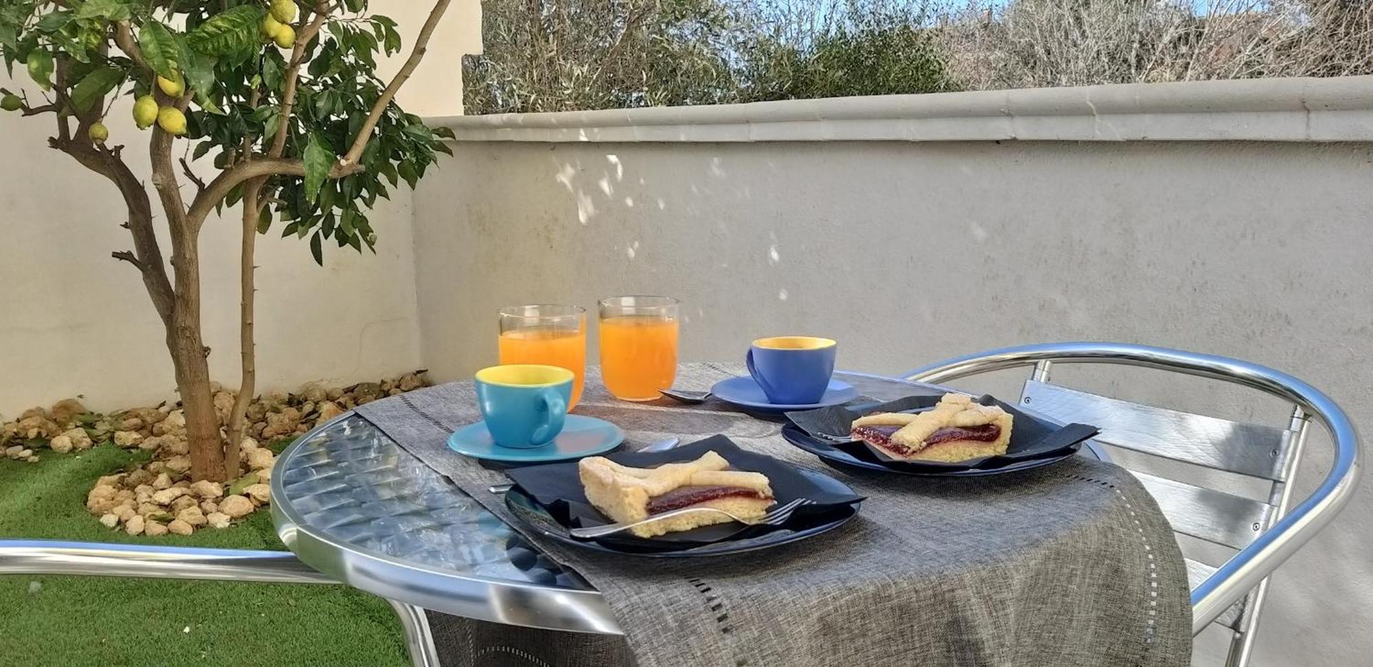 Casa Rosy - Stanza Privata Con Bagno Esclusivo E Parcheggio Gratuito Apartment Porto Torres Bagian luar foto