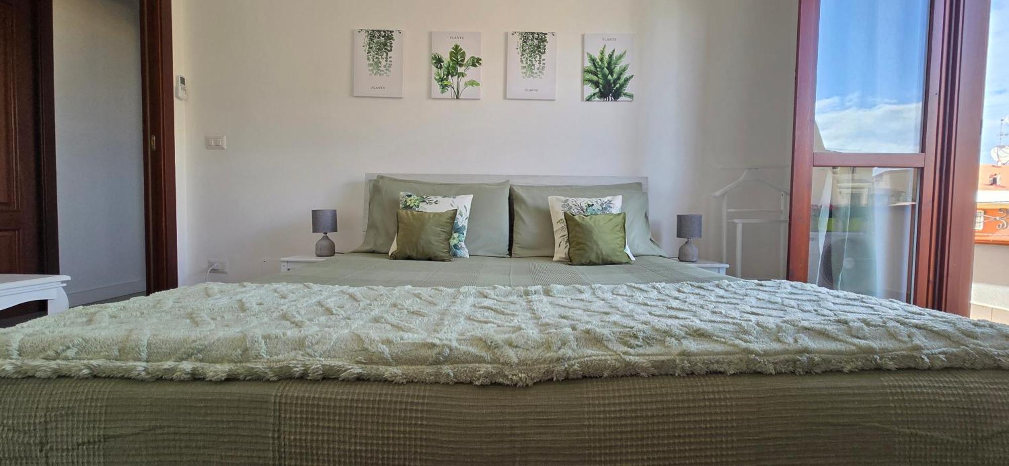 Casa Rosy - Stanza Privata Con Bagno Esclusivo E Parcheggio Gratuito Apartment Porto Torres Bagian luar foto